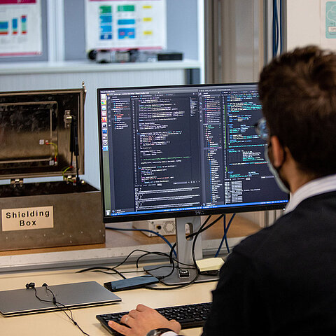 Studiengang Informations- und Kommunikationstechnik Master Symbolbild Studiengang Informations- und Kommunikationstechnik Master