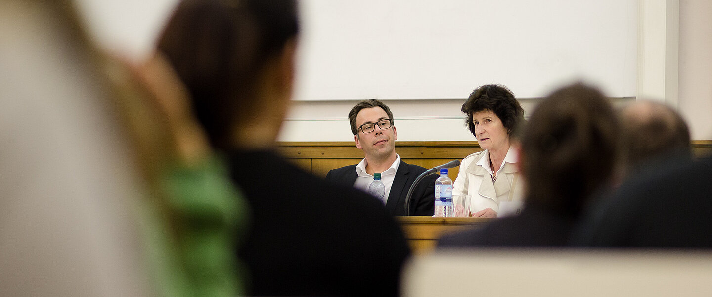 Kongress Soziale Arbeit 2016 Podiumsdiskussion zu Erfolgsbedingungen Sozialer Arbeit mit HTWK-Professor Andreas Thiesen und Sachsens Wissenschaftsministerin Dr. Eva-Maria Stange.