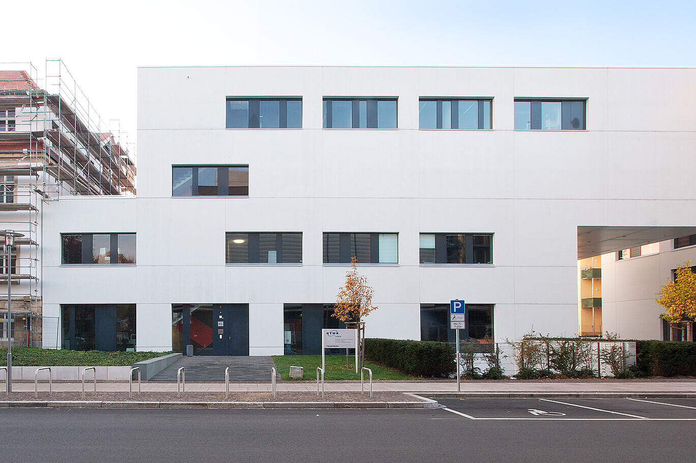 Frontansicht des Medienzentrums an der Gustav-Freytag-Straße