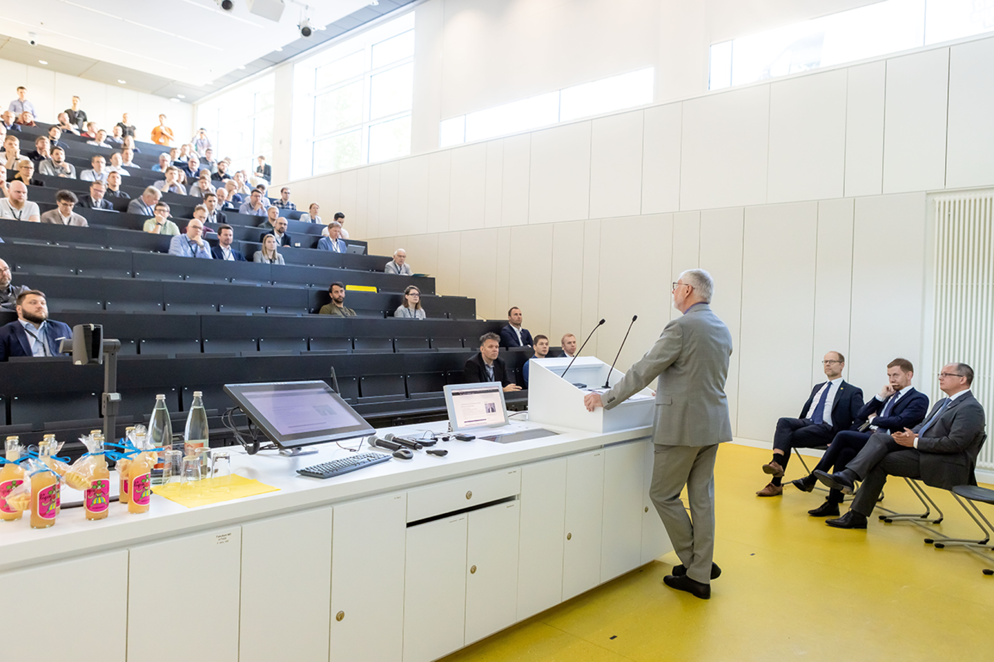 Hörsaal Blick vom Rednerpult ins Publikum 3D-Druck Forum 2023