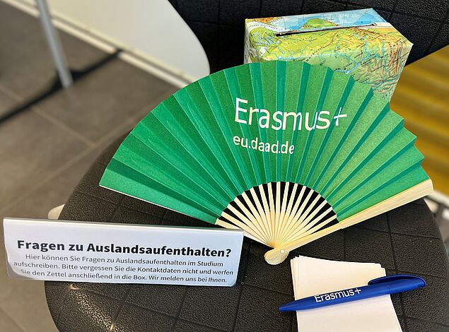 Fächer mit Erasmus+ Logo