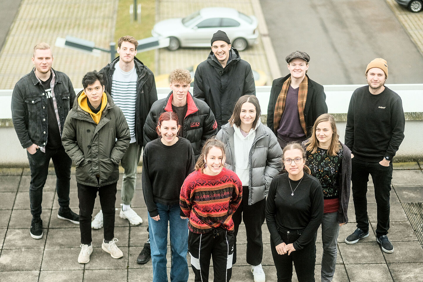 Gruppe von Personen, von oben fotografiert