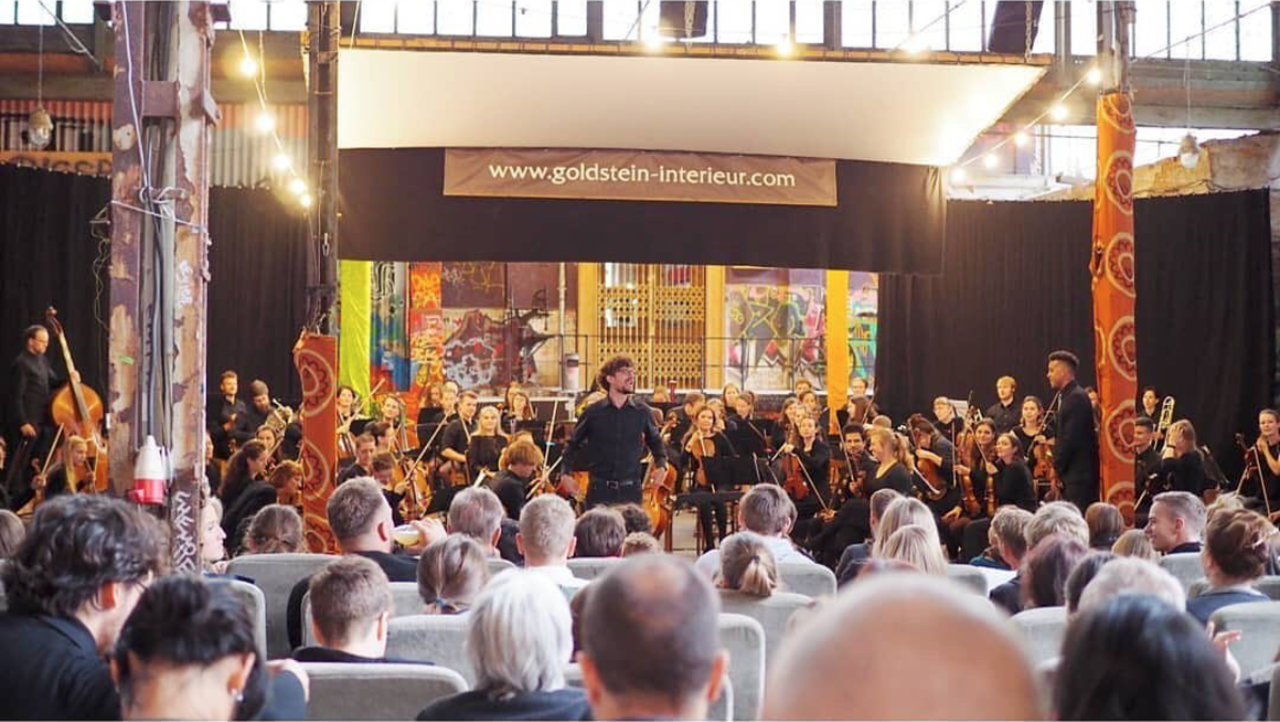 Das HTWK Orchester im Sommerkino der Feinkost Leipzig