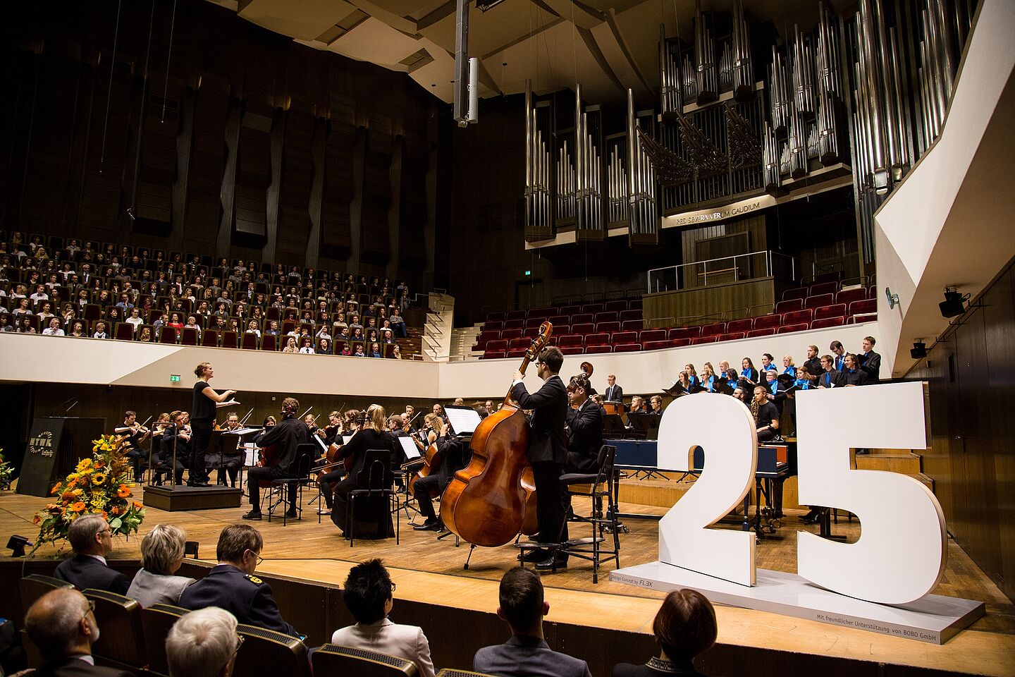 1662 neue HTWK-Studierende wurden am 10. Oktober bei der Feierlichen Immatrikulation im Gewandhaus zu Leipzig begrüßt. (Foto: Robert Weinhold/HTWK Leipzig)