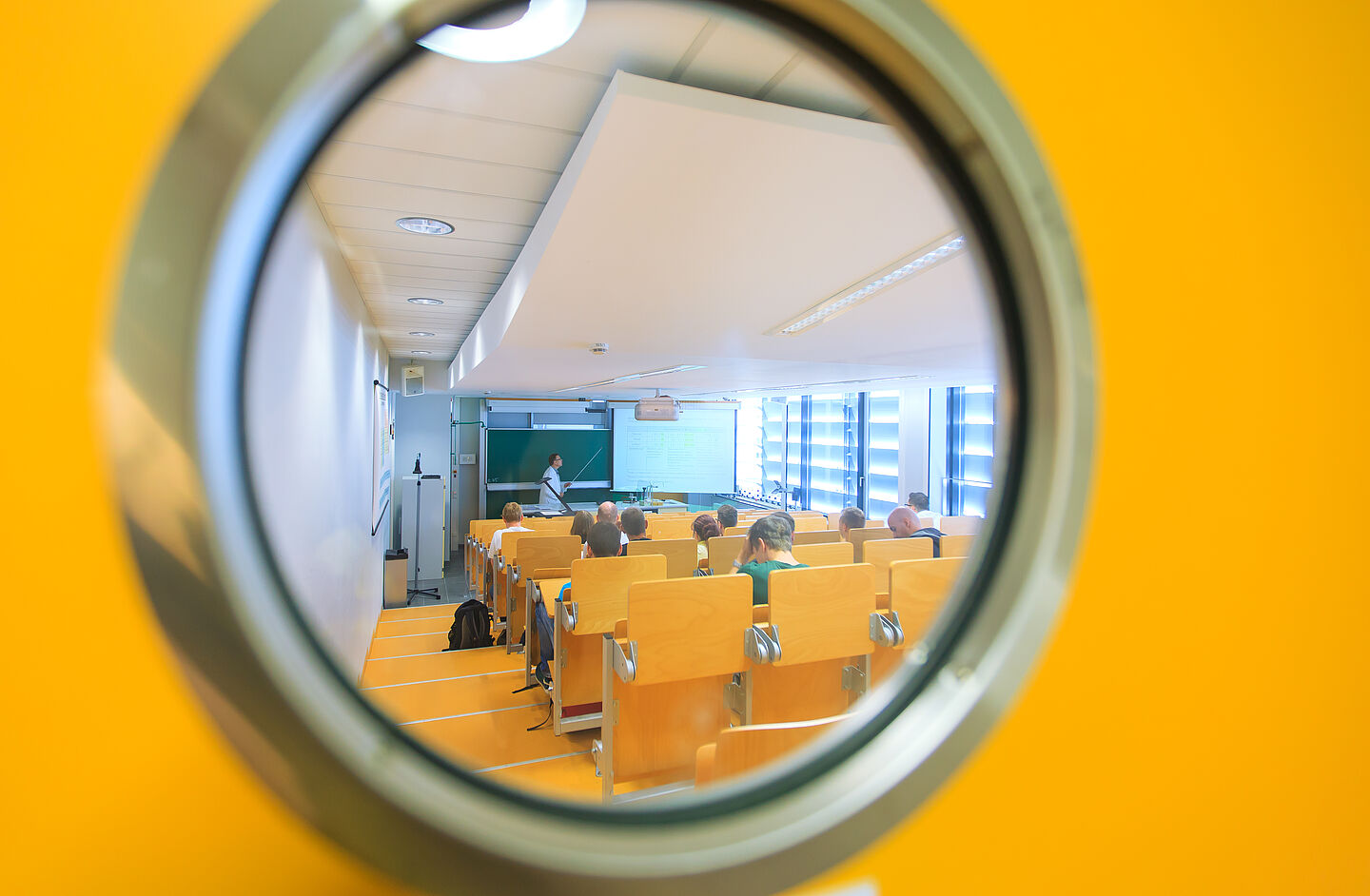 Blick ins Laborgebäude Naturwissenschaften. (Bild: Swen Reichhold/HTWK Leipzig)