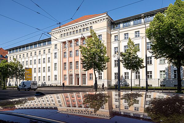 Im Lipsius-Bau der HTWK Leipzig an der Karl-Liebknecht-Straße findet die LNC jedes Jahr statt.