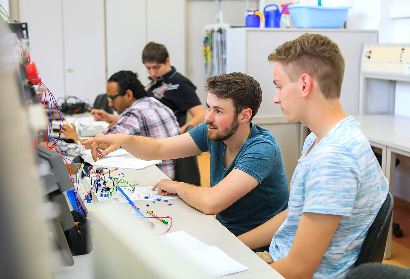 Studierende der Fakultät Elektrotechnik und Informationstechnik. (Foto: Swen Reichhold)