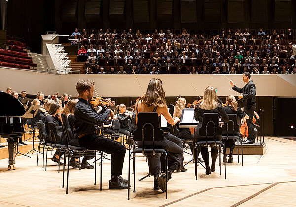 Immafeier 2022: Das HTWK-Orchester unter Leitung von Matthew Lynch. 