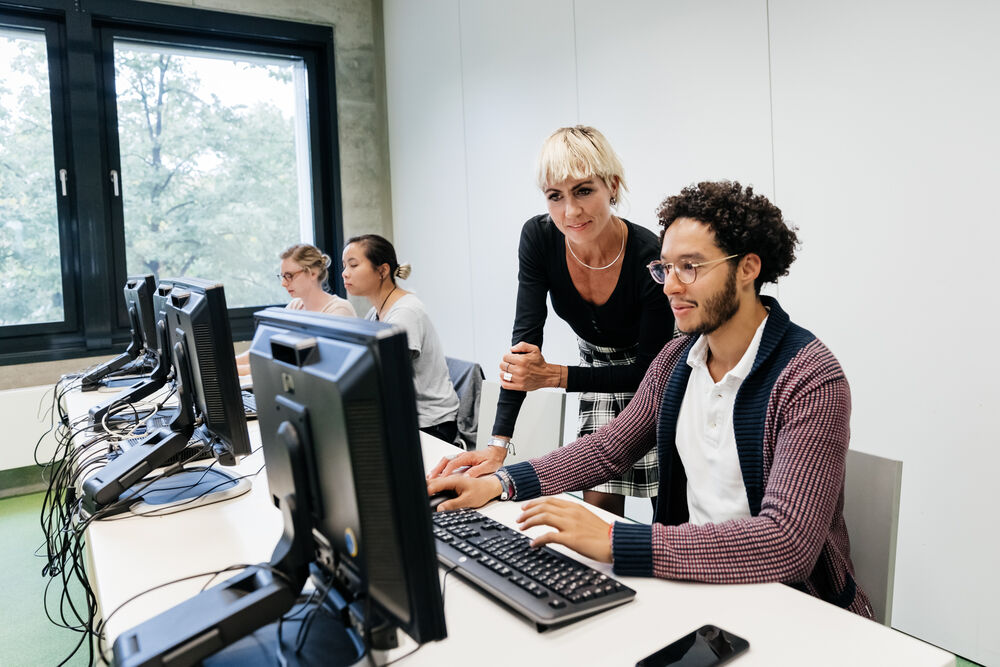 Services an der HTWK Leipzig (Foto: feinesbild.de) Zur Seite Online-Services