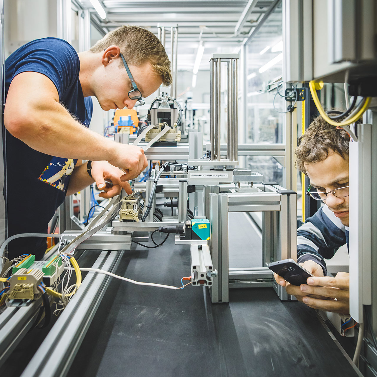 Studiengang Wirtschaftsingenieurwesen Maschinenbau / Energietechnik Master Symbolbild Studiengang Wirtschaftsingenieurwesen Maschinenbau / Energietechnik Master