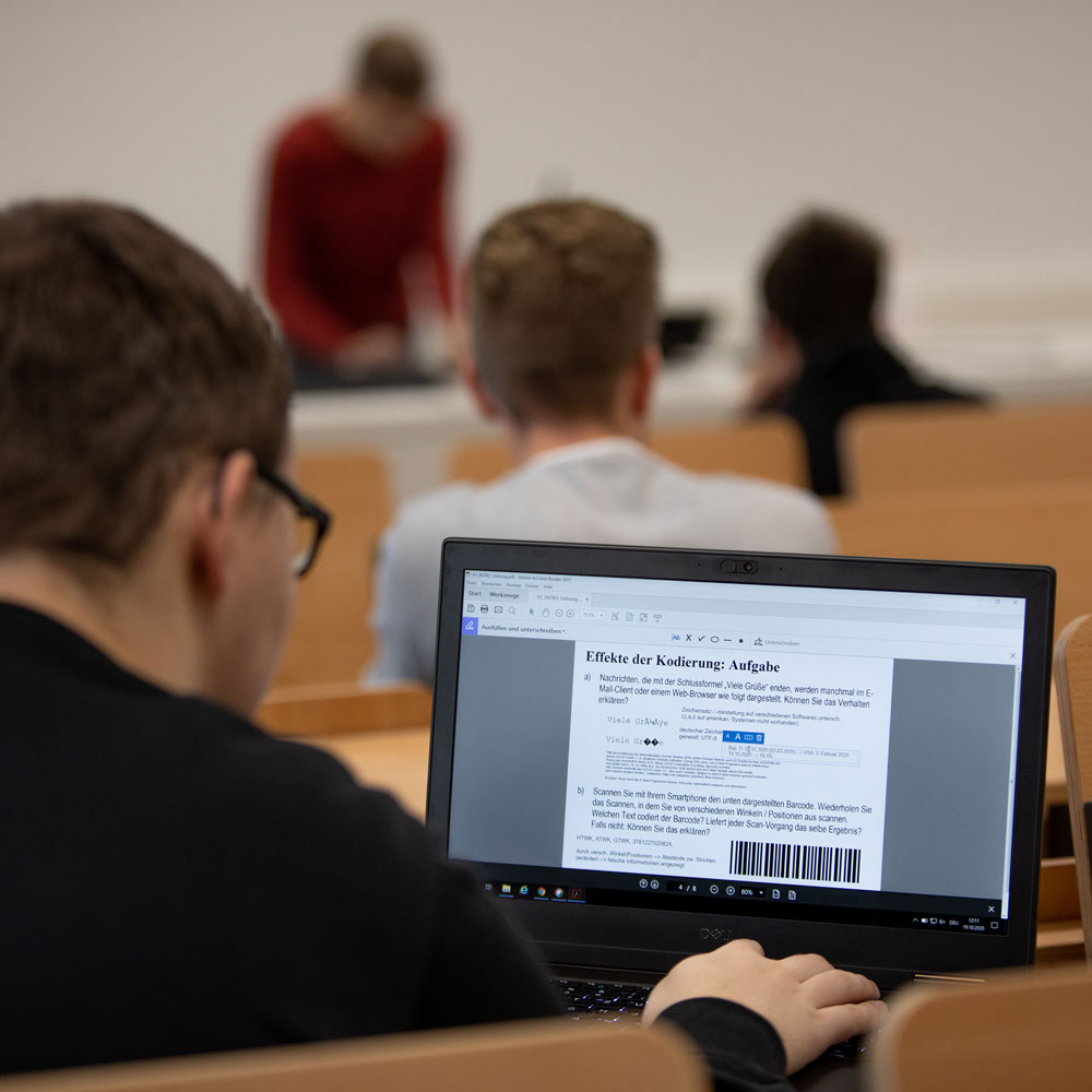 Studiengang Telekommunikationsinformatik Bachelor Symbolbild Studiengang Telekommunikationsinformatik Bachelor